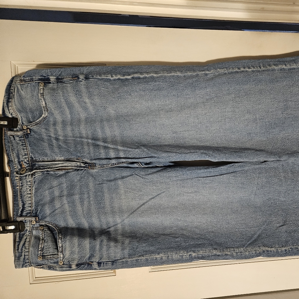 American Eagle Wide Leg Jeans. Size 18